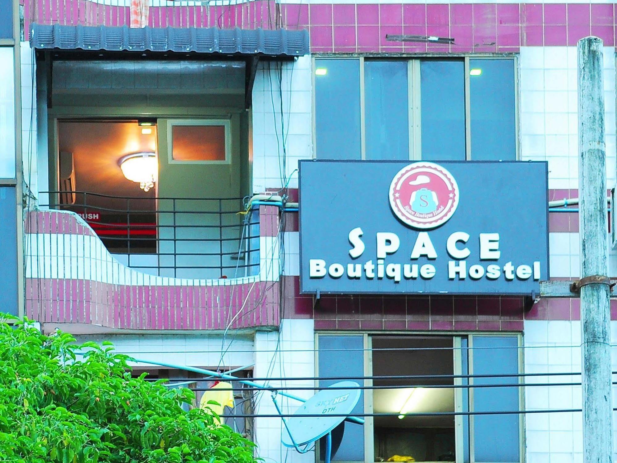 יאנגון Space Boutique Hostel מראה חיצוני תמונה